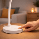 Luminária LED de Mesa Recarregável com Ajuste de Intensidade | Loja Pronto Idoso